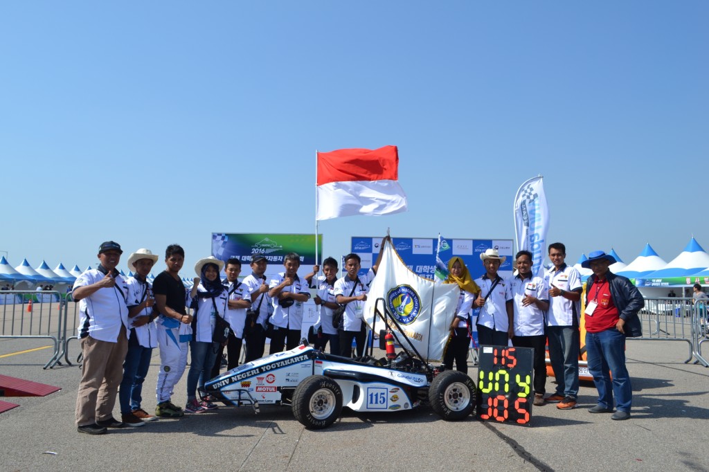 GARUDA UNY 2016