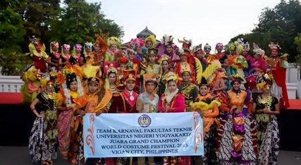 UNY Ikuti Lomba Kostum Festival Dunia  UNY COMMUNITY